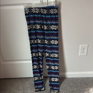 Patterned Leggings with Snowflake Design